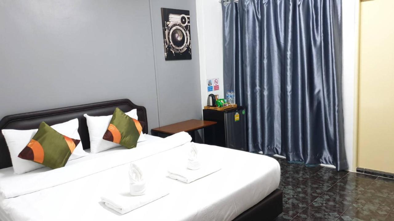 Ada Apartment - อาดา อพาร์ทเมนท์ Bangkok Kültér fotó