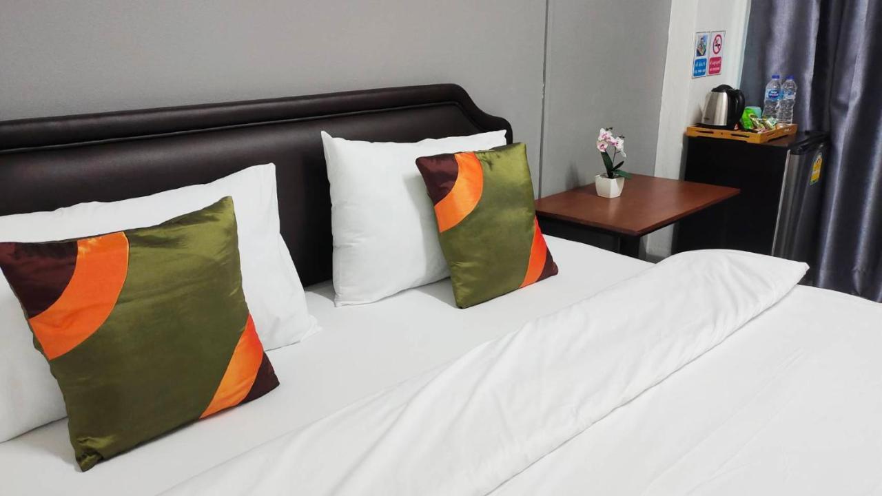 Ada Apartment - อาดา อพาร์ทเมนท์ Bangkok Kültér fotó